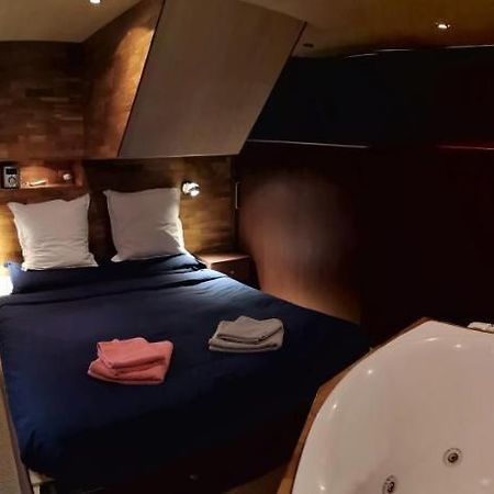 Hotel Le Bateau Ivre Burdeos Exterior foto